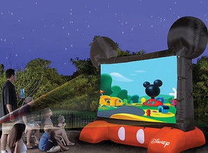 Dmuchany ekran kinowy Myszka Miki tzw kino letnie