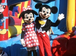Żywe maskotki Miki i Minnie