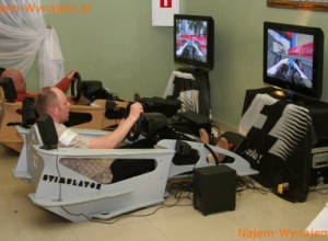 Symulator wyścigowy F1 i WRC z platformą ruchu