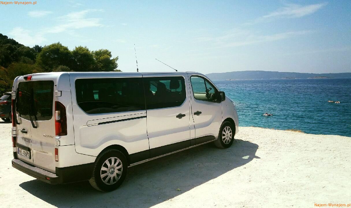 Wynajem busów 9-cioosobowych