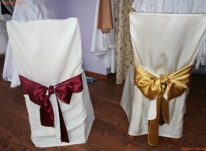Pokrowce na krzesła na wesele
